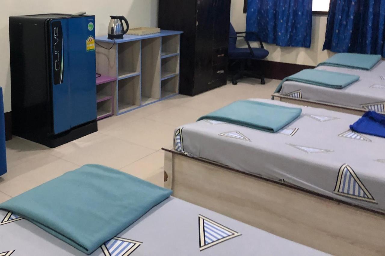 Oyo 1146 Paris In Bangkok Hotel Екстериор снимка