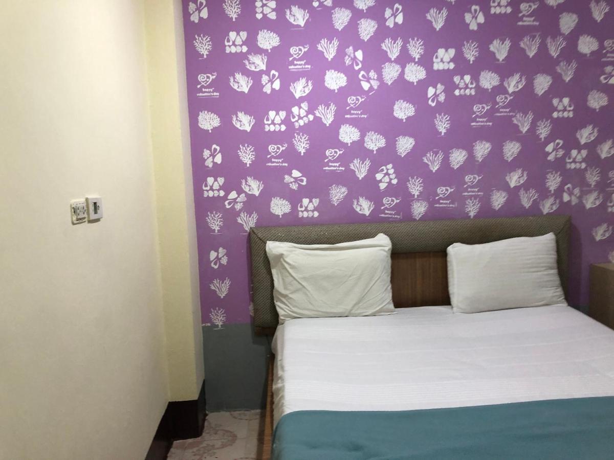 Oyo 1146 Paris In Bangkok Hotel Екстериор снимка