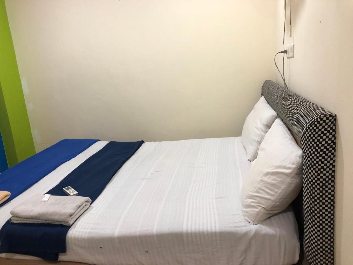 Oyo 1146 Paris In Bangkok Hotel Екстериор снимка