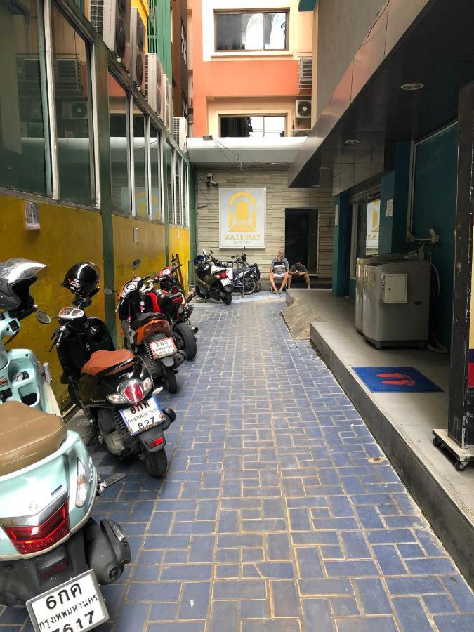 Oyo 1146 Paris In Bangkok Hotel Екстериор снимка