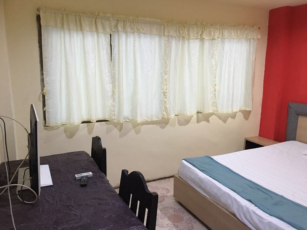 Oyo 1146 Paris In Bangkok Hotel Екстериор снимка