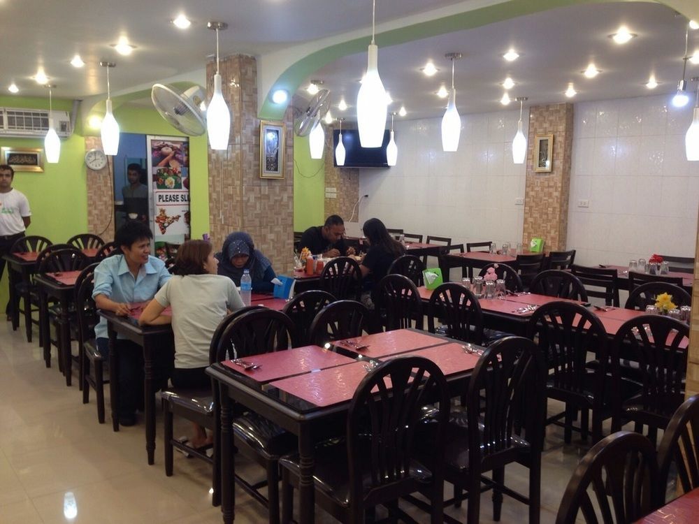 Oyo 1146 Paris In Bangkok Hotel Екстериор снимка