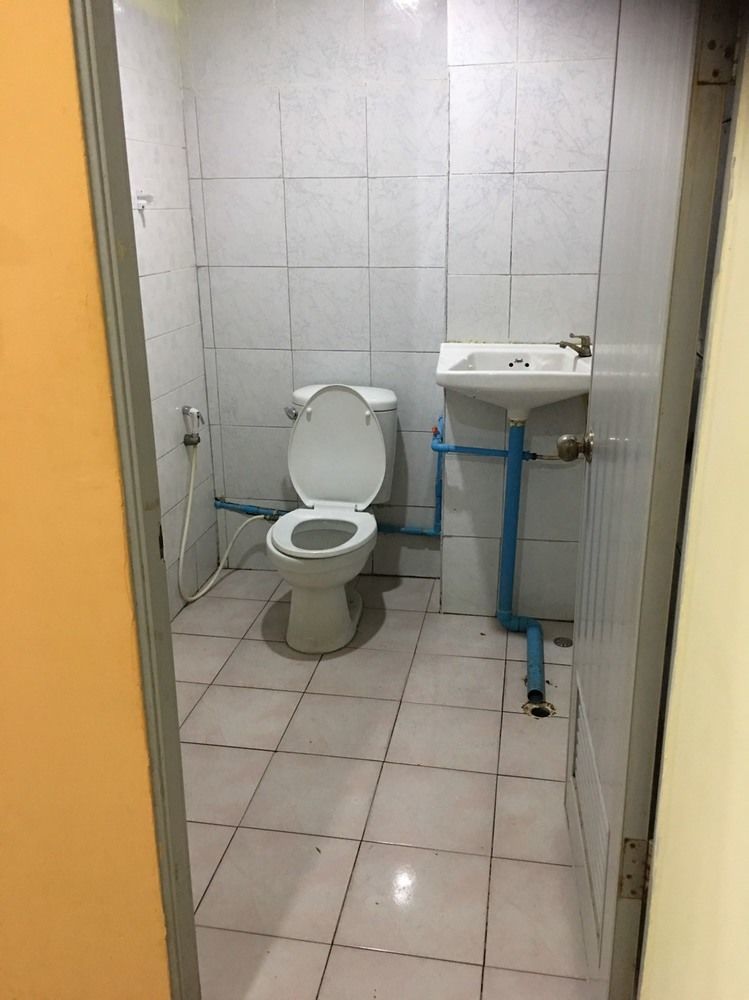 Oyo 1146 Paris In Bangkok Hotel Екстериор снимка